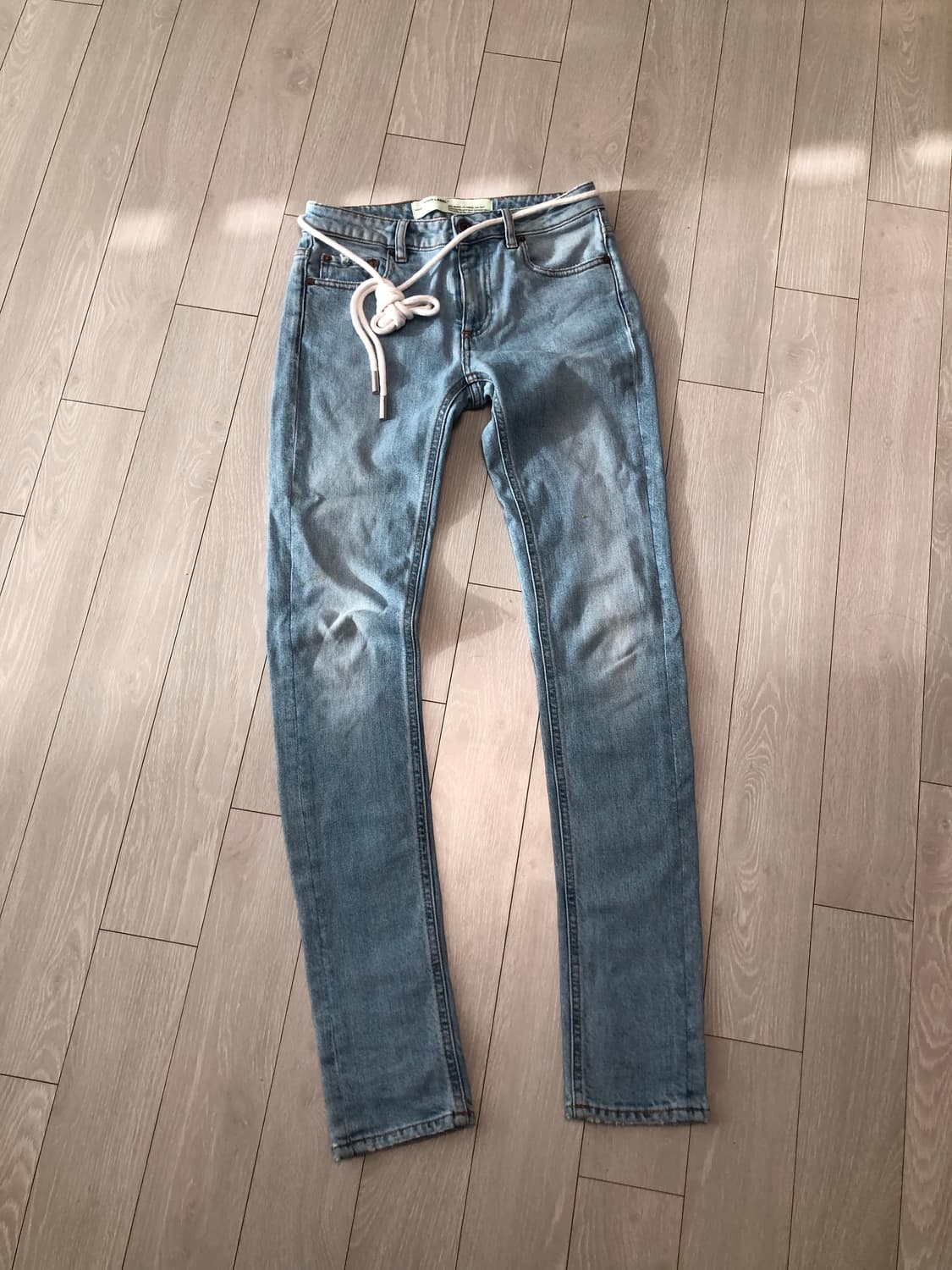 오프화이트 표기(여성25) 상품이미지2