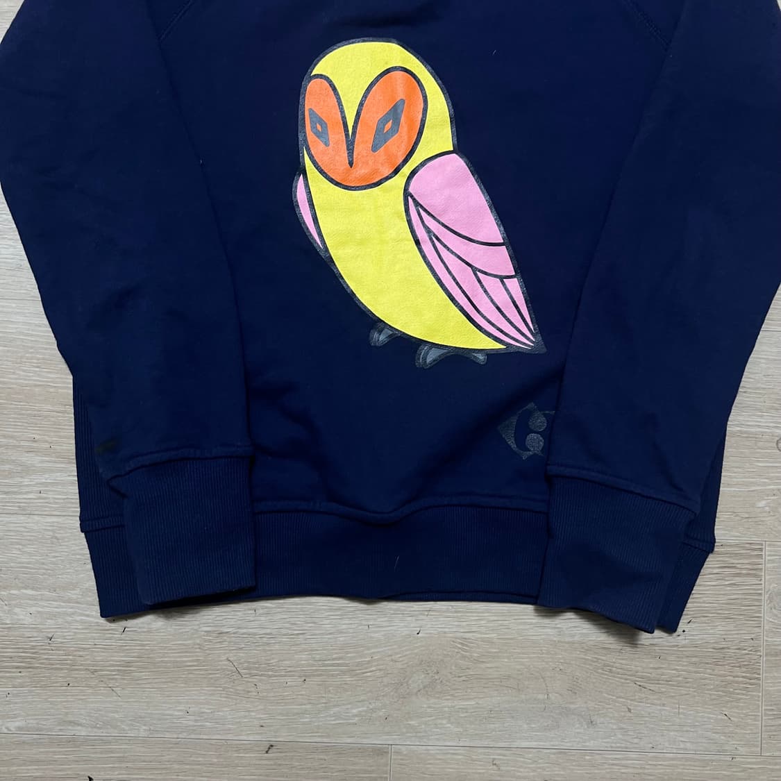 럭키슈에뜨 여성 빅프린팅 맨투맨 스웨트셔츠 [네이비] S/90 상품이미지3