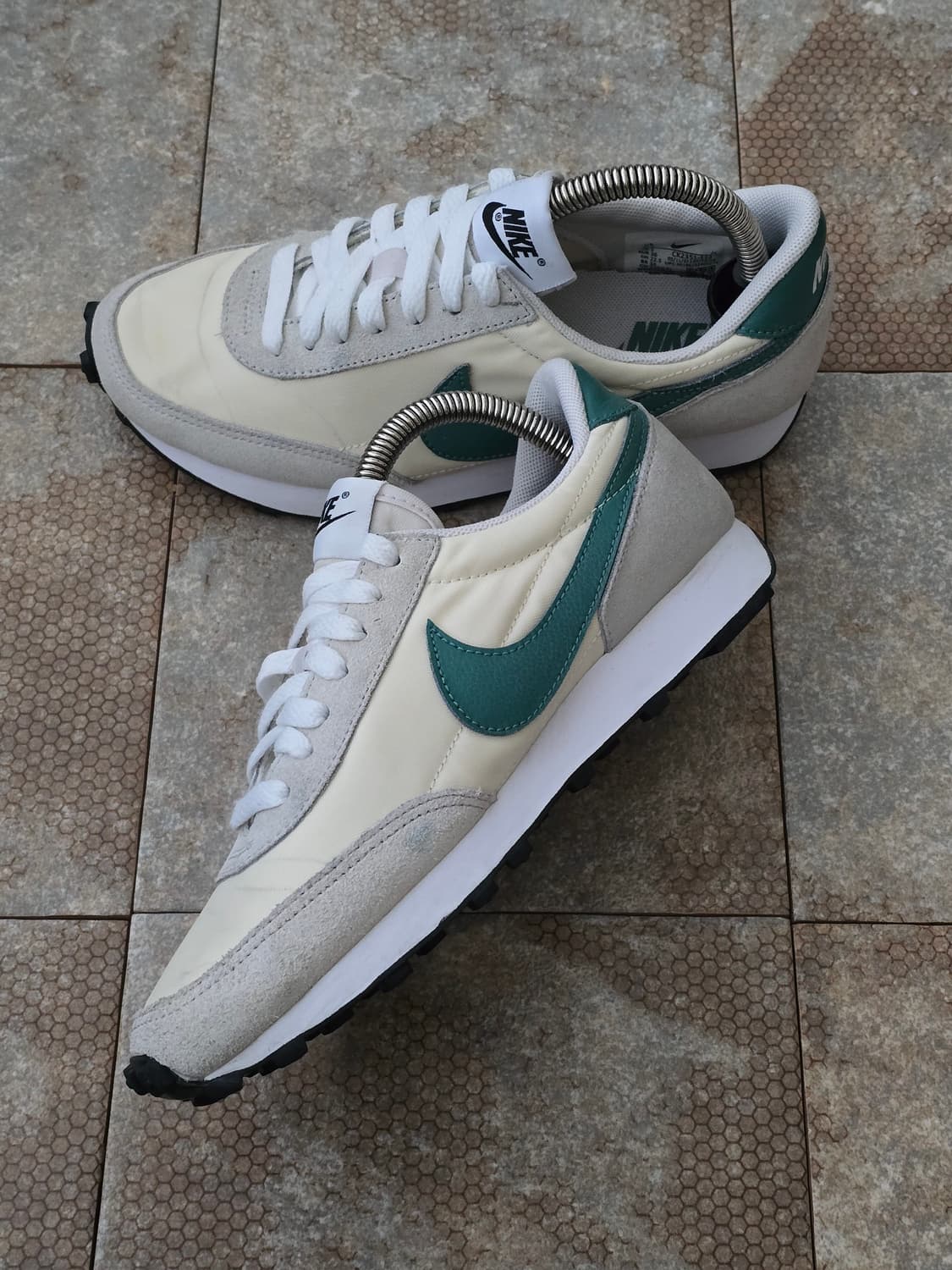 (225)나이키 데이브레이크 코코넛 밀크  상품이미지5