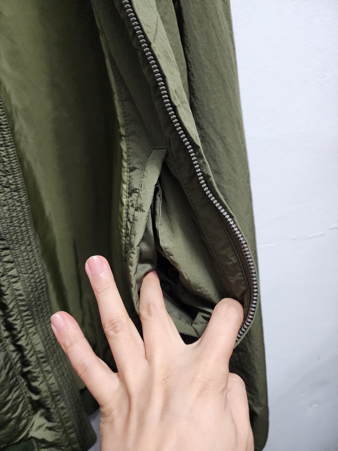 JW앤더슨 유니클로 카키색 봄버자켓 XL 상품이미지4