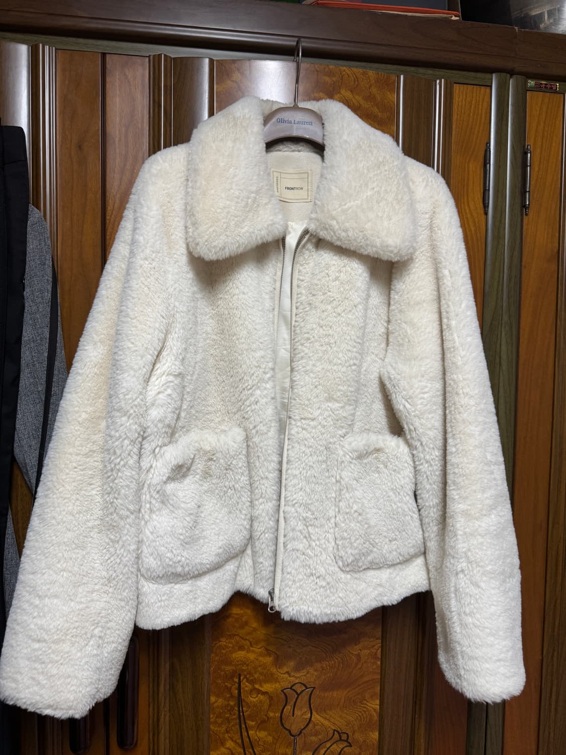 프론트로우 이성경 퍼자켓 M 아이보리 크림 무스탕 상품이미지2