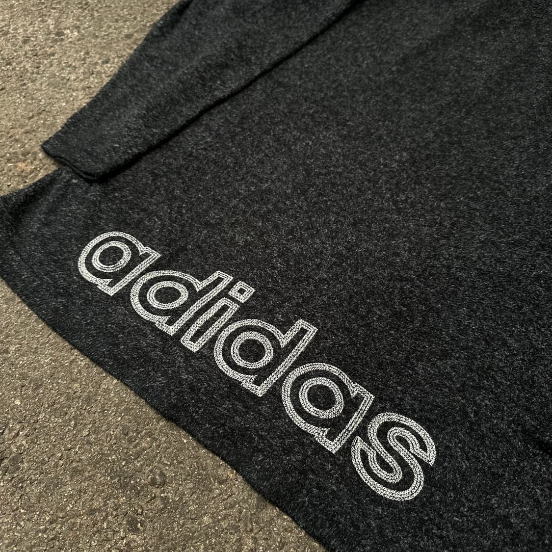 90s 아디다스 올드스쿨 스펠아웃 오버핏 차콜 후리스 점퍼 XL 상품이미지3