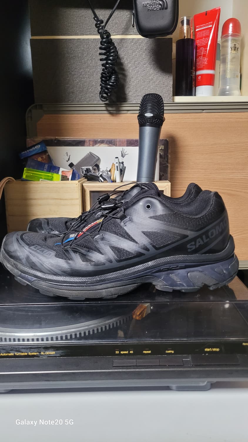 살로몬 스니커즈 상품이미지1