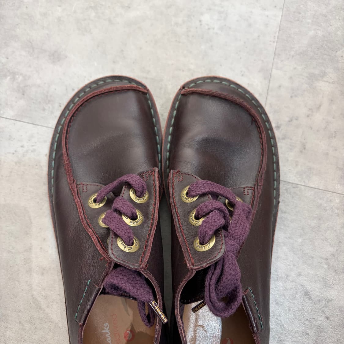 235 Clarks 클락스 컴포트 캐주얼 스니커즈 레더 슈즈 버건디 상품이미지2