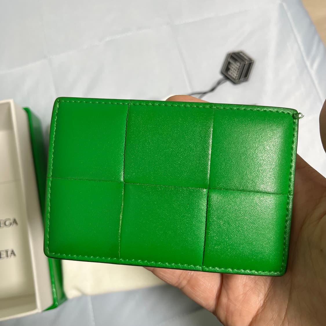 보테가베네타 카드지갑 카프스킨 패러킷 상품이미지2