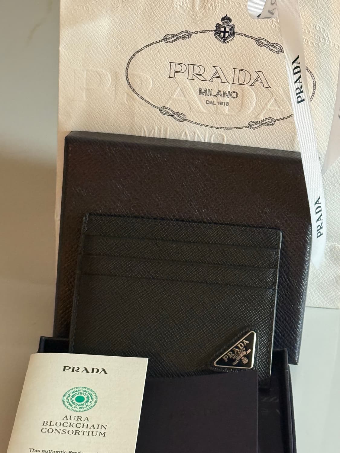 프라다 사피아노 지갑 팔아요 상품이미지1
