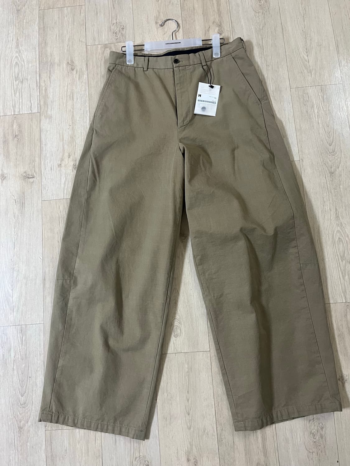 헤칭룸 와이드 커브 베이지 L사이즈 (택 O) 상품이미지1