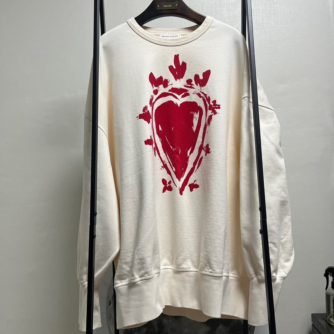 정품 L) 알렉산더 맥퀸 하트 오버핏 맨투맨  상품이미지3