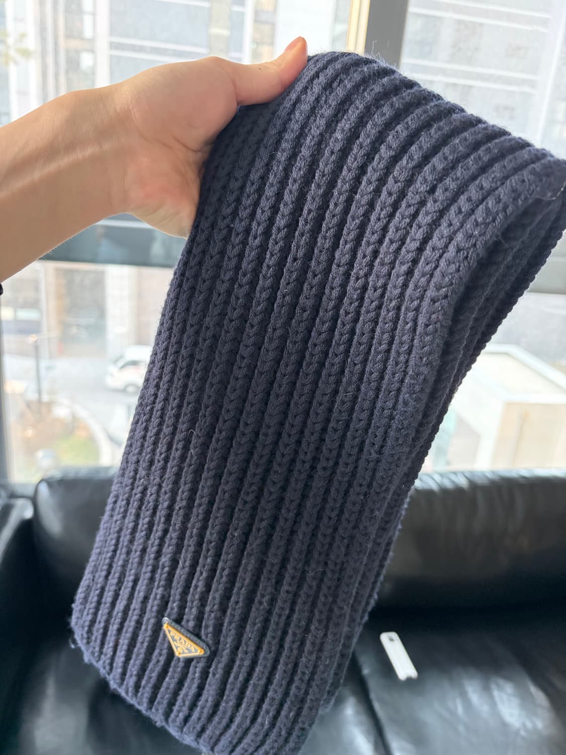 프라다 25FW 금장 머플러 목도리 상품이미지2