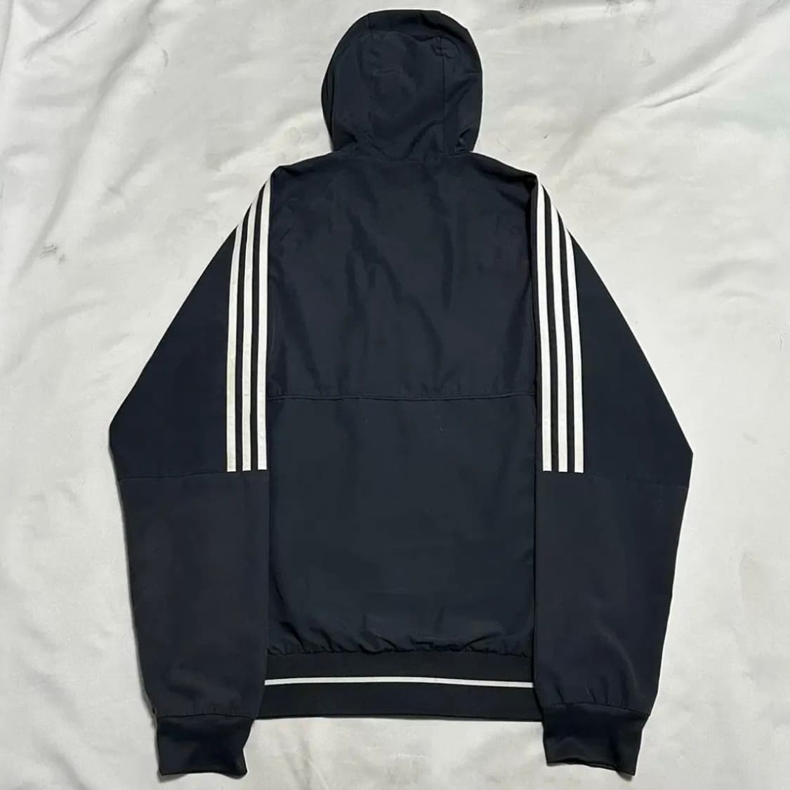 아디다스 맨체스터 유나이티드 바람막이 상품이미지3