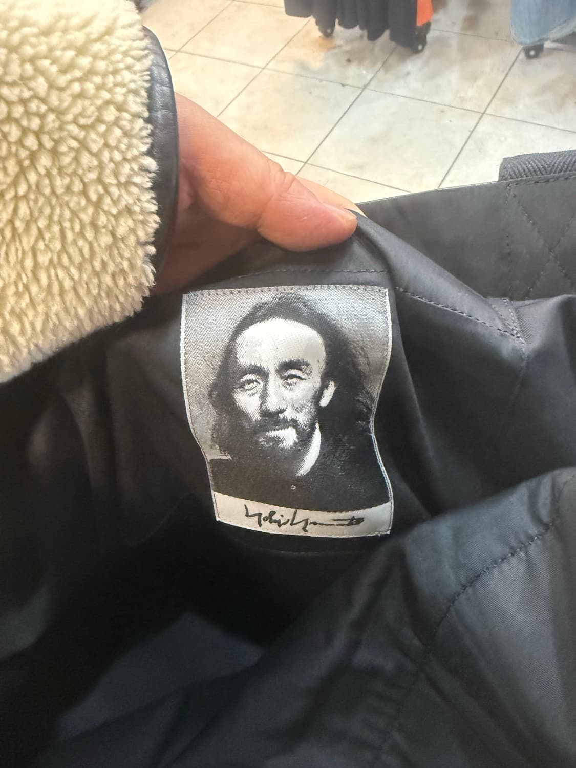 정품 요지야마모토 레더 쇼퍼백 팝니다 상품이미지7