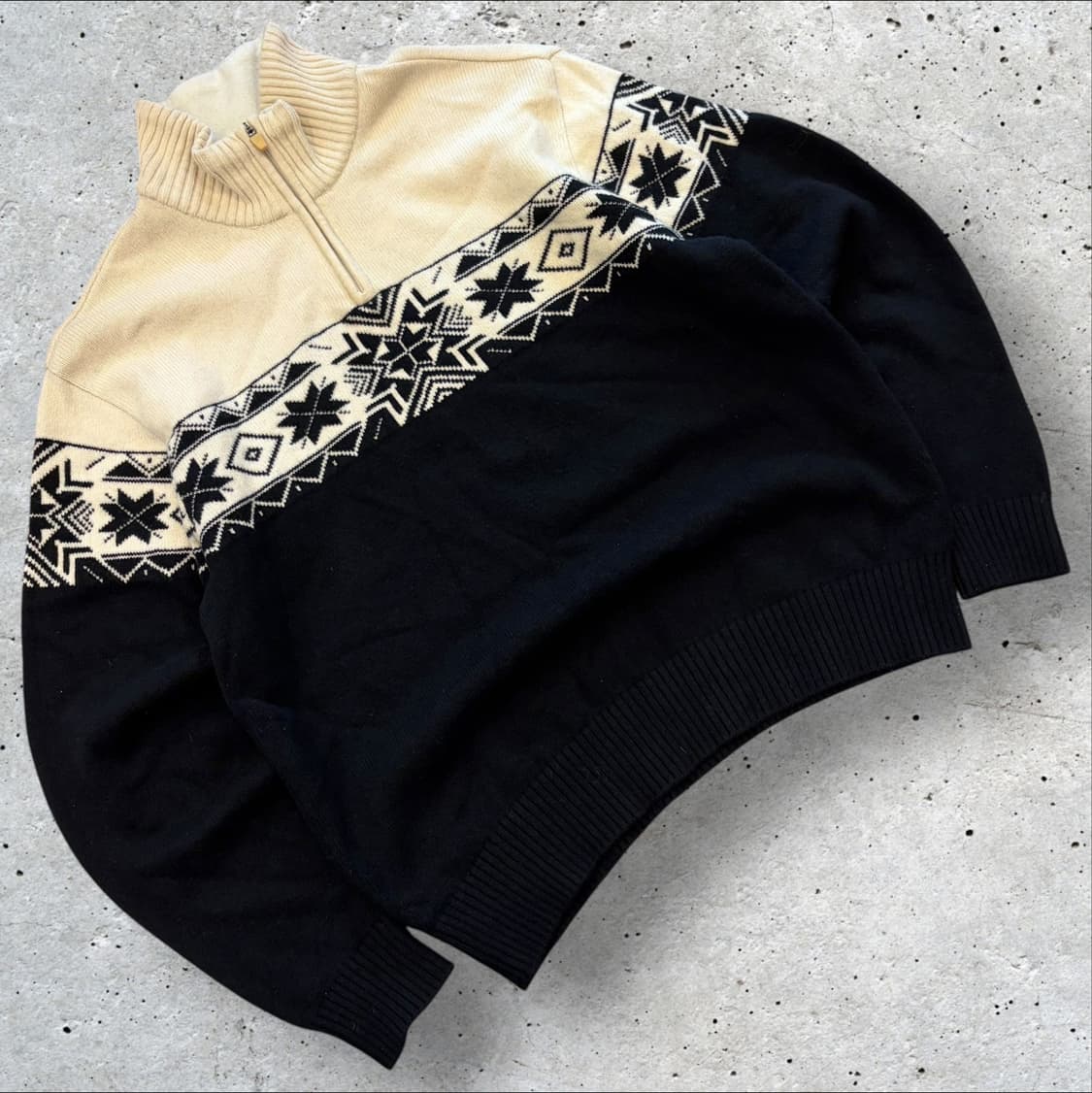 [100] 휠라 빈티지 패턴 하프넥 니트 블랙/아이보리 B912 상품이미지1