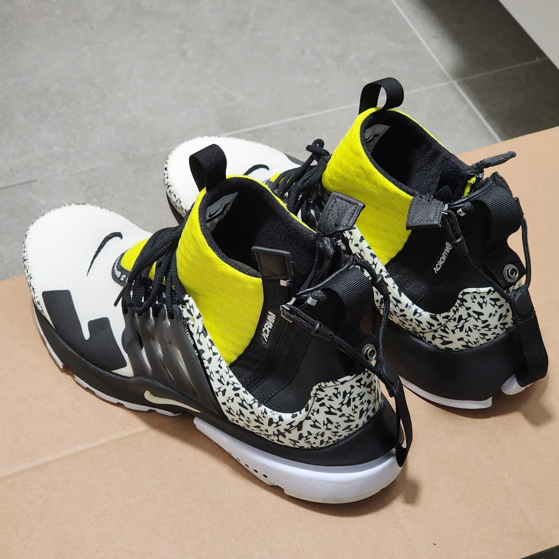 나이키 × 아크로님 에어 프레스토 미드 다이나믹 옐로우 상품이미지4