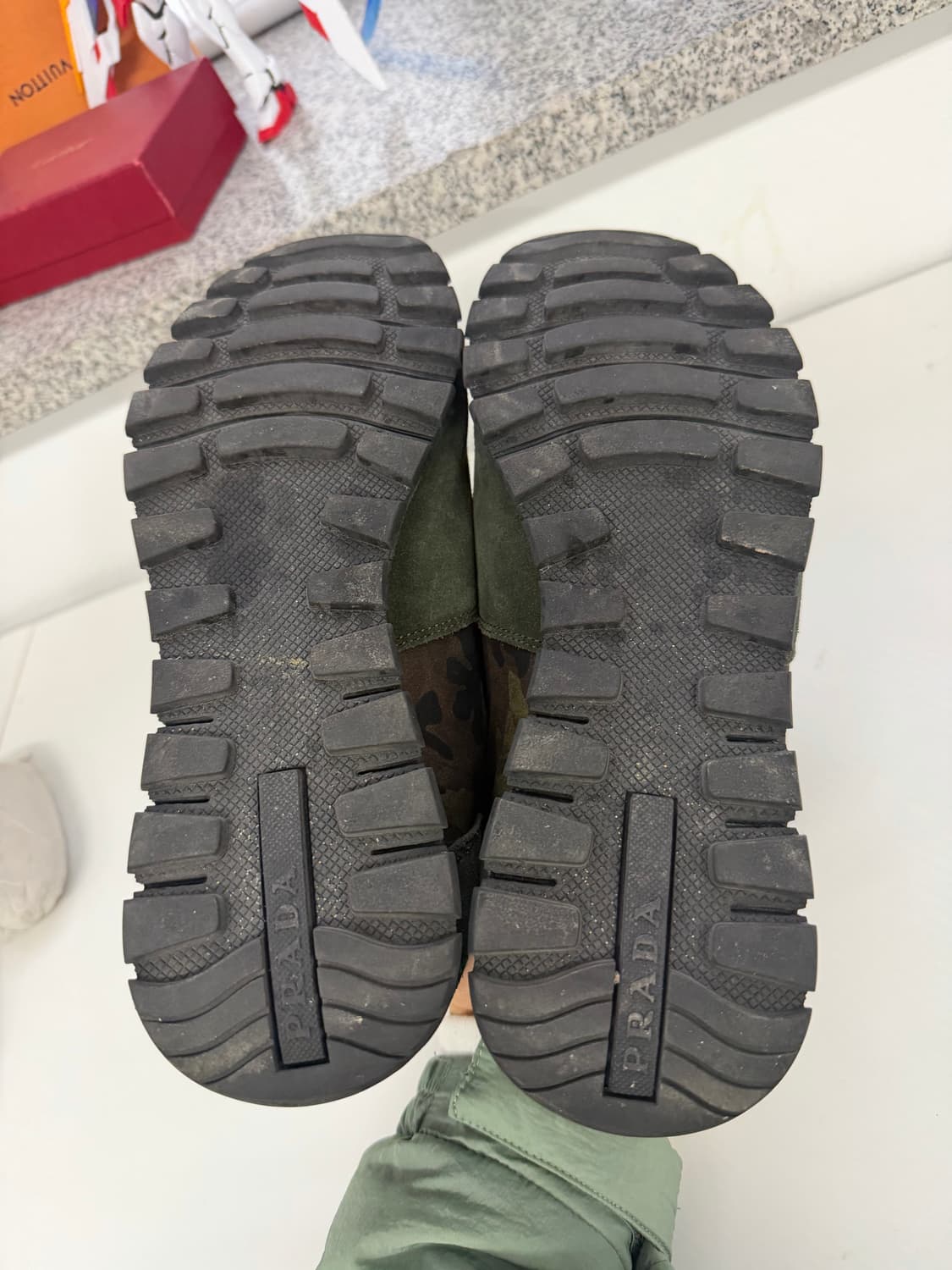 정품) 프라다 남성 카모플라쥬 나일론 스웨이드 스니커즈 8 상품이미지10