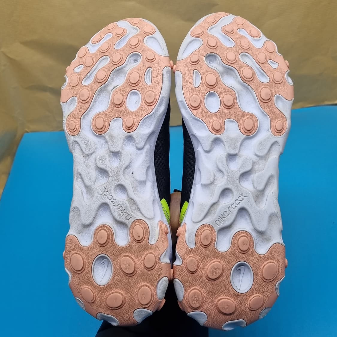 나이키 리액트 엘리먼트55 운동화 245 상품이미지3