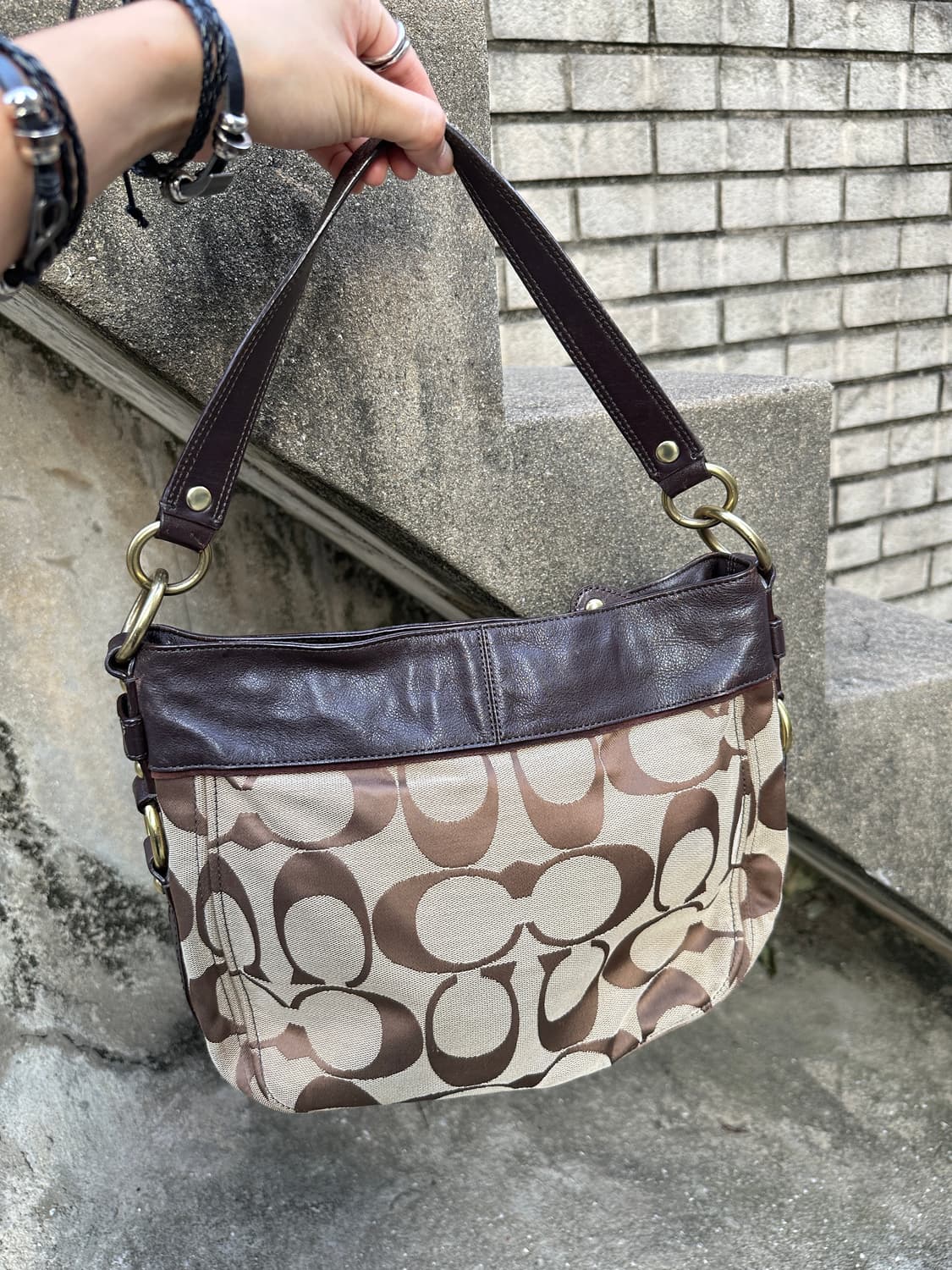 COACH stud point shoulder bag 상품이미지5