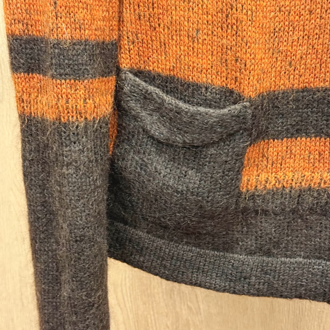 시스템 니트 가디건 스트라이프 숄카라 버튼 디테일 오렌지 브라운 배색 상품이미지7