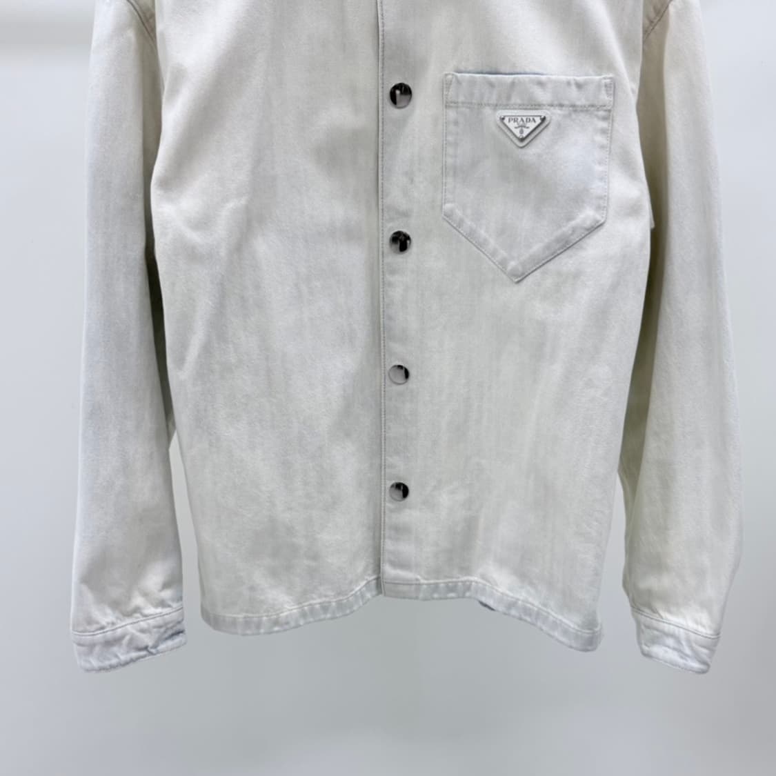 [S급/L] 프라다 삼각로고 포켓 데님 셔츠 자켓 상품이미지4