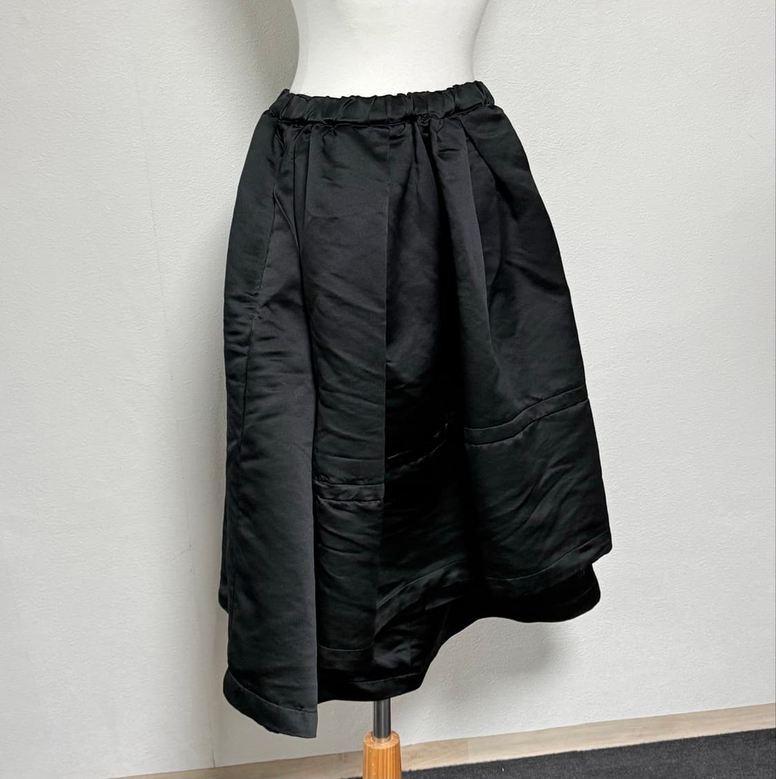 20ss 꼼데가르송 꼼데가르송 새틴 아방가르드 스커트 xs 상품이미지5
