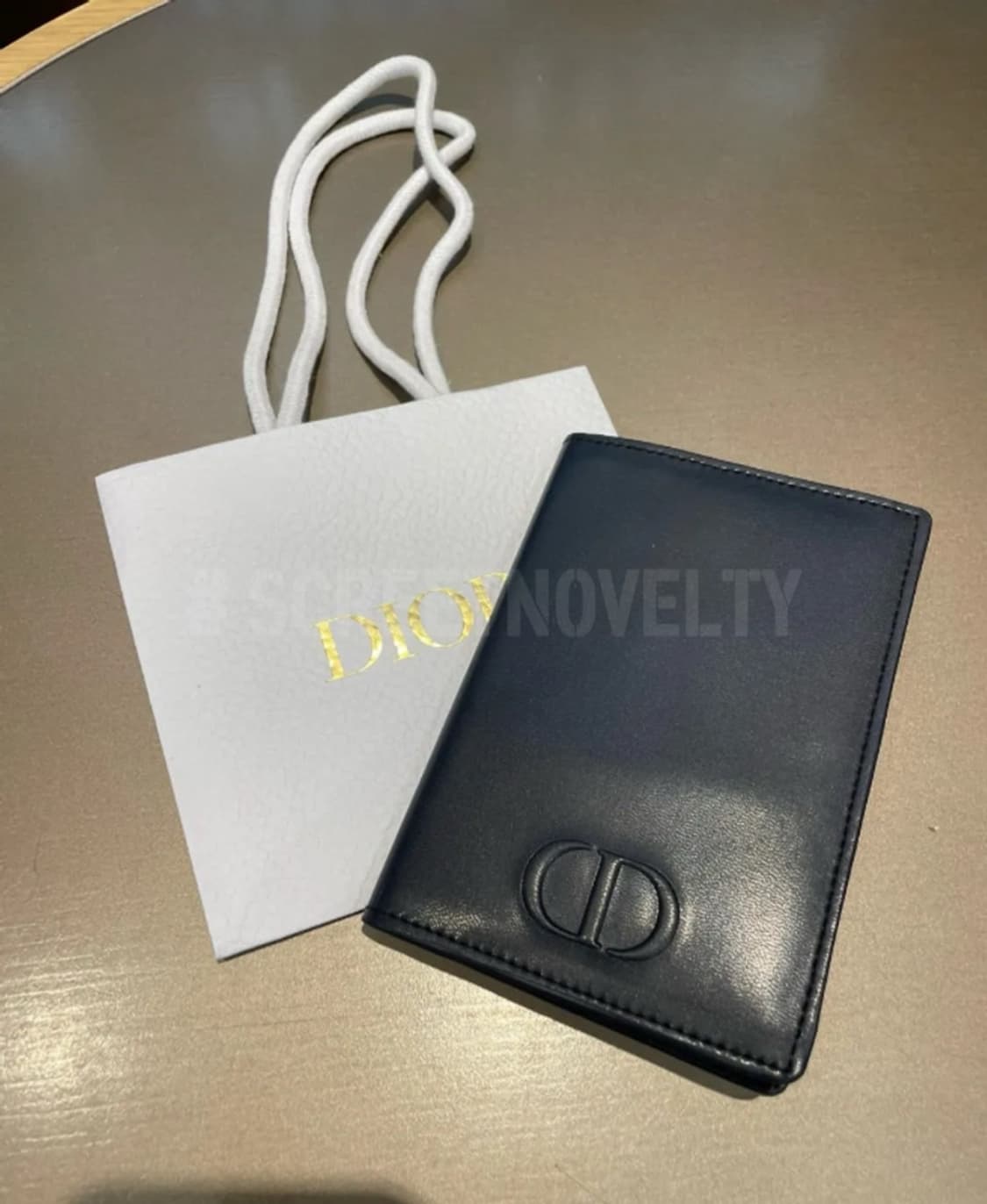 다올뷰티 여권지갑 여권홀더 블랙 디올 기프트  상품이미지8
