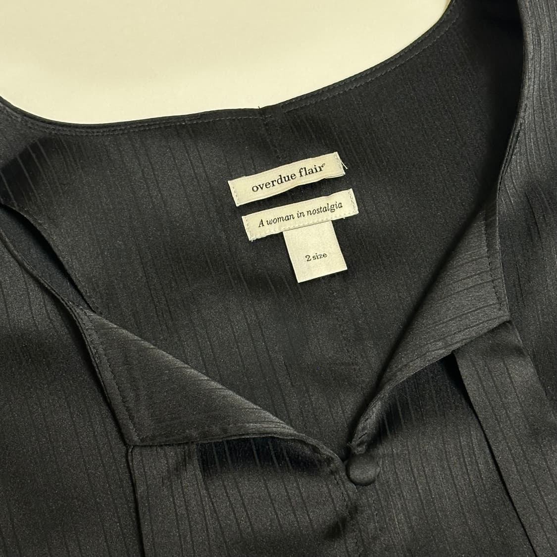 오버듀플레어 자카드 크롭 블라우스 블랙  상품이미지6