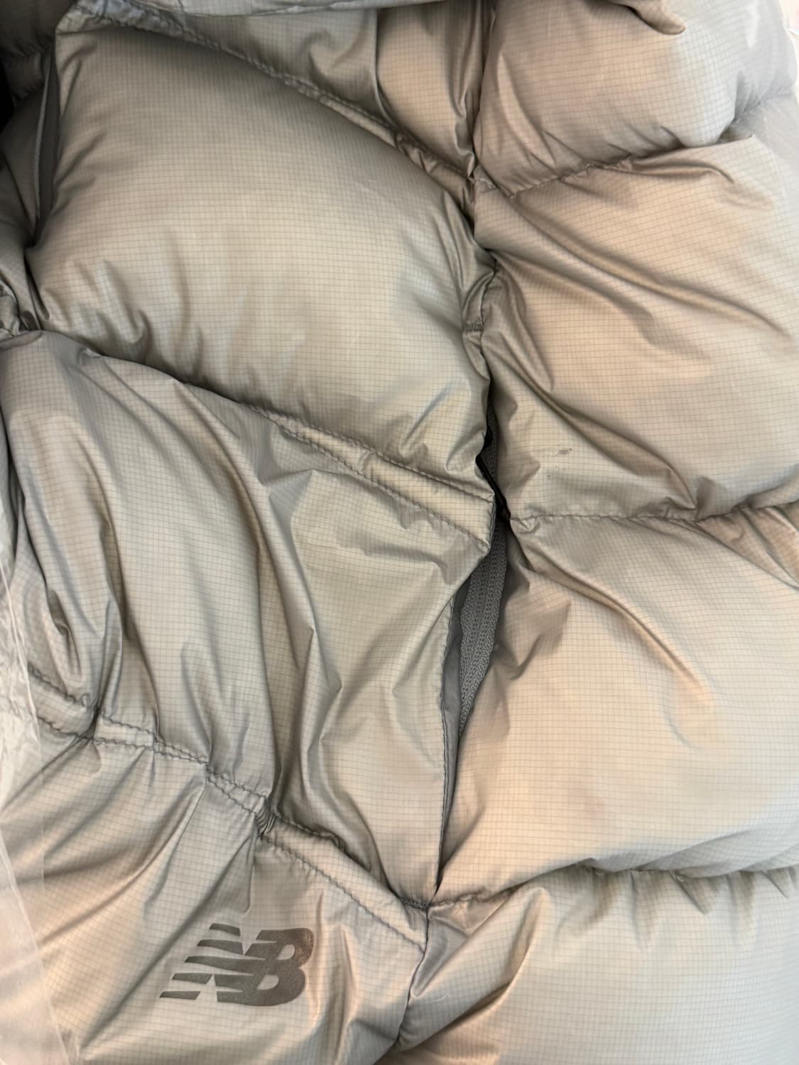 뉴발란스 플라잉77 슈퍼라이트 후드 구스다운 M 라이트그레이 실착 1회 상품이미지5