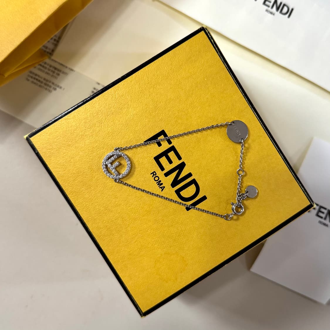 [백화점판/당일출고]펜디 F 이즈 팔찌 상품이미지3