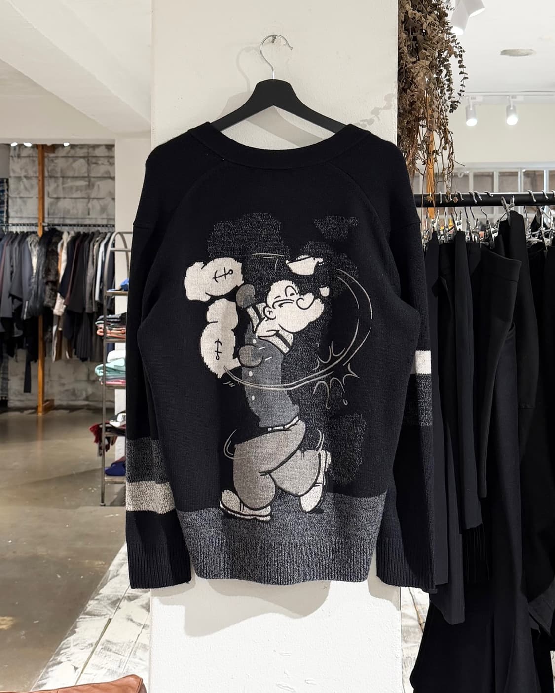 코치 x 뽀빠이 블랙 울 블랜드 브이넥 가디건 상품이미지6