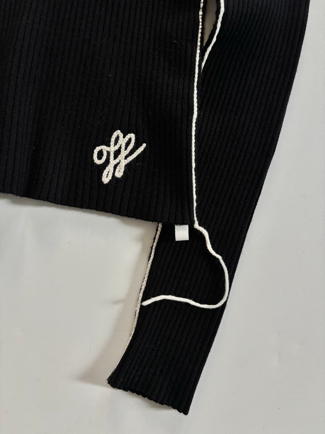 Off White 오프화이트 골지 터틀넥 니트 상품이미지6