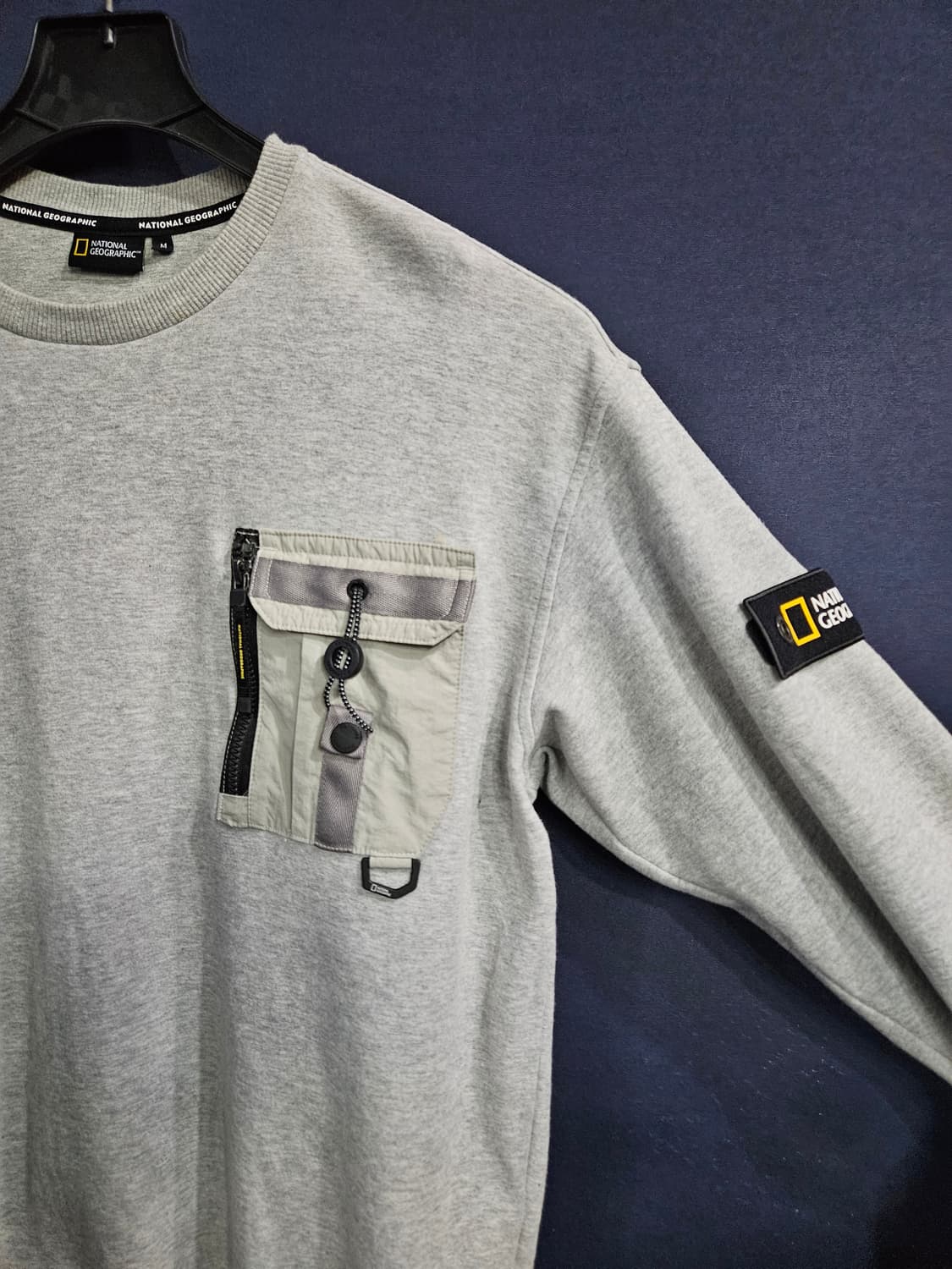 내셔널지오그래픽 그레이 남성 세미오버핏 95 맨투맨  상품이미지4