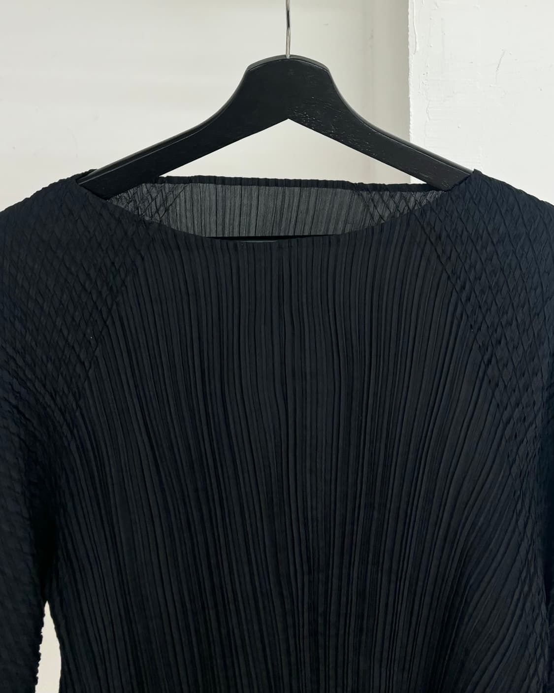 이세이 미야케 블랙 링컬 롱슬리브 상품이미지2