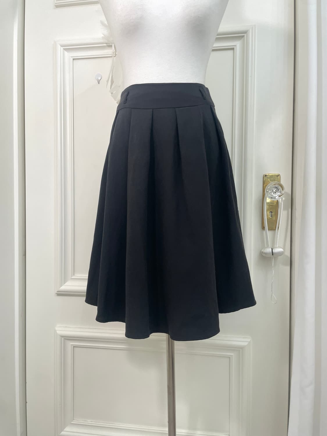 black pleats back banding midi skirt 상품이미지5