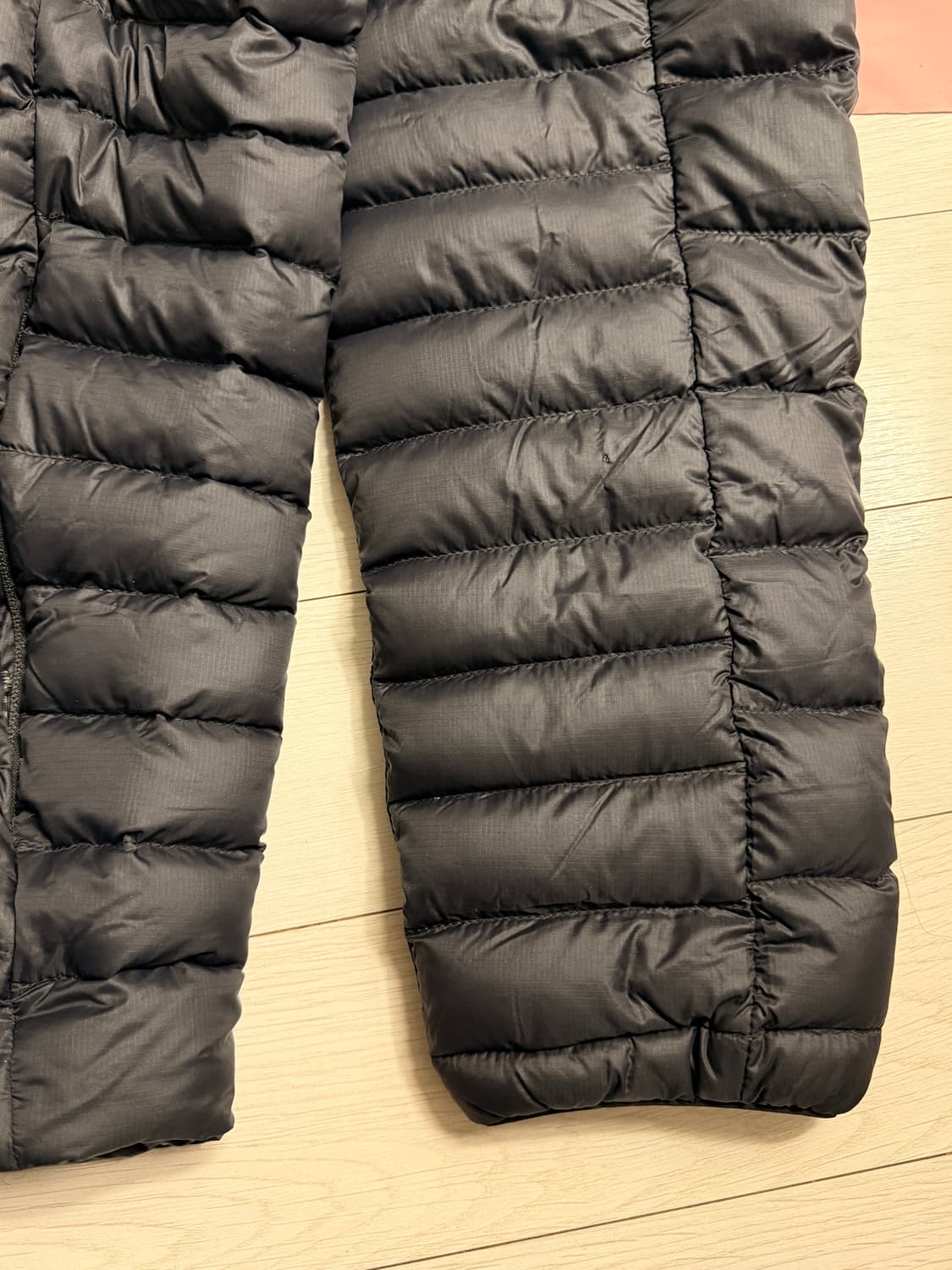 파타고니아 다운 스웨터 후디 블랙 L 상품이미지5