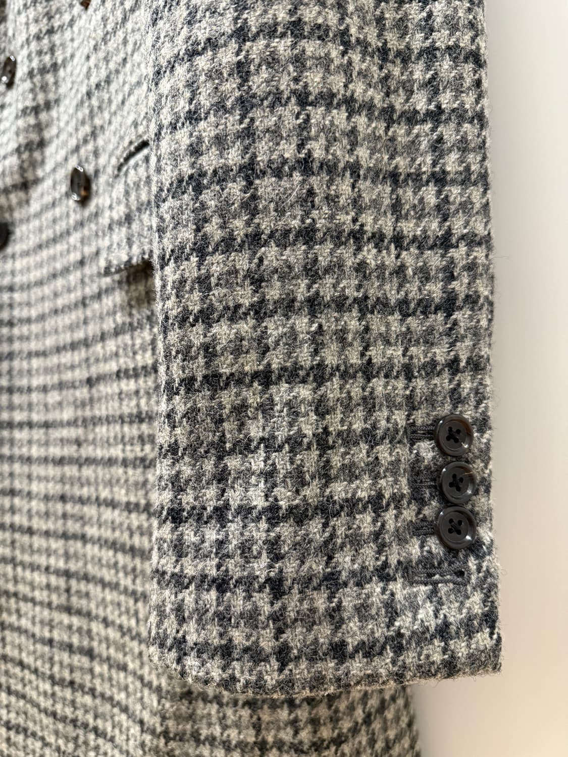 톰브라운 하운드투스 더블 코트 상품이미지4