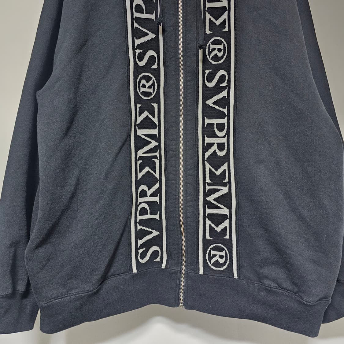 슈프림 로만 후드집업 블랙 XL 상품이미지3