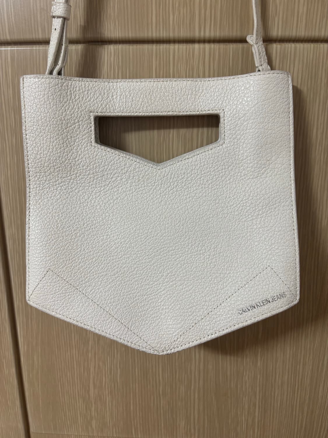 Calvin Klein Jeans 화이트 가방 상품이미지3