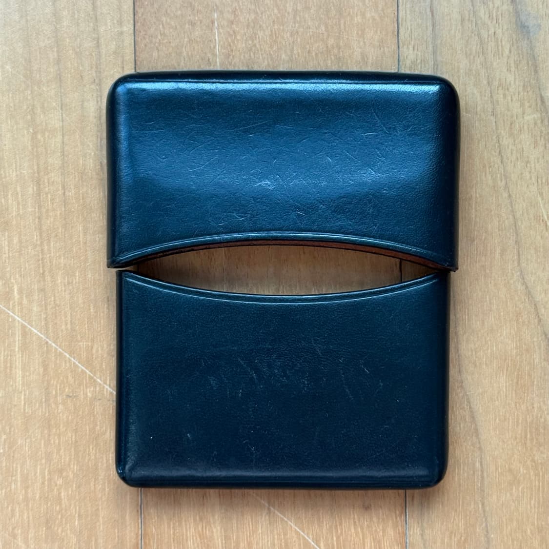 르메르 몰디드 카드홀더 카프 레더 블랙 상품이미지7