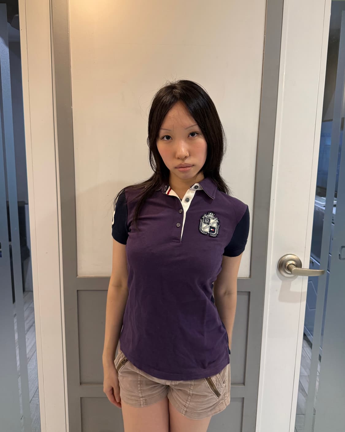 타미힐피거 퍼플 크레스트 패치 칼라티 상품이미지1