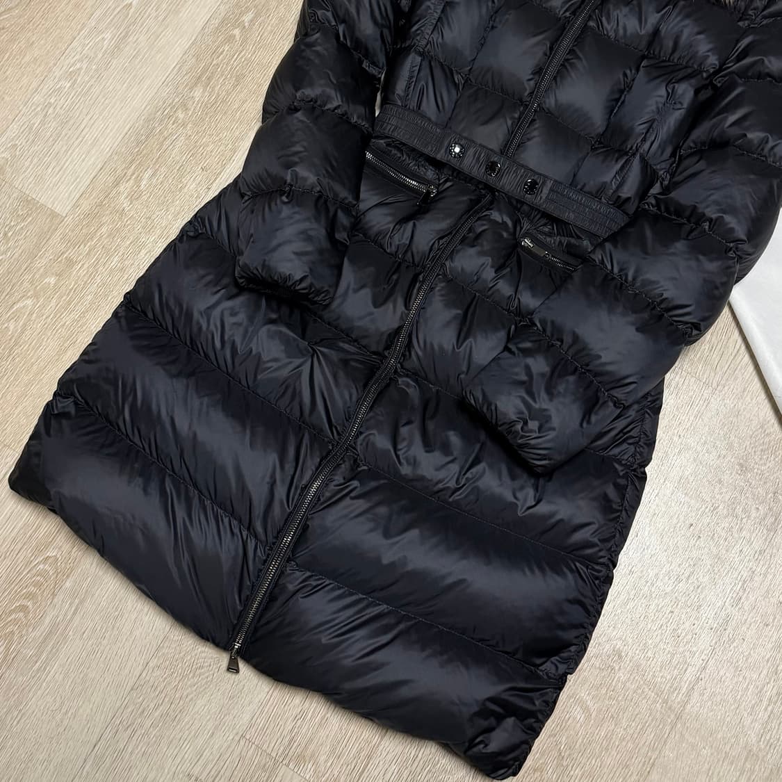 [블랙 0/새상품급] 몽클레어 보에딕 여성패딩 블랙 폭스퍼 풀구성 상품이미지3