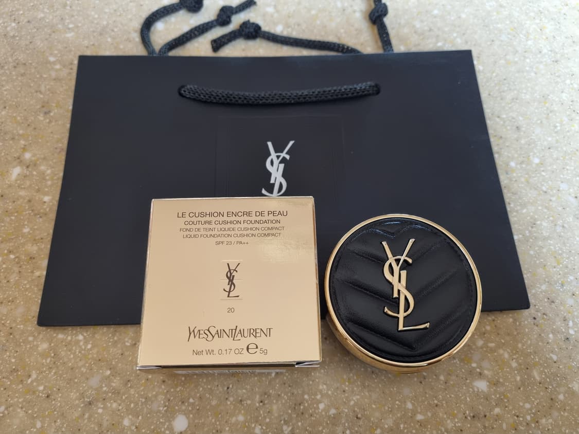 미개봉 새상품 미니 입생로랑 쿠션 20호 엉크르드뽀  상품이미지1