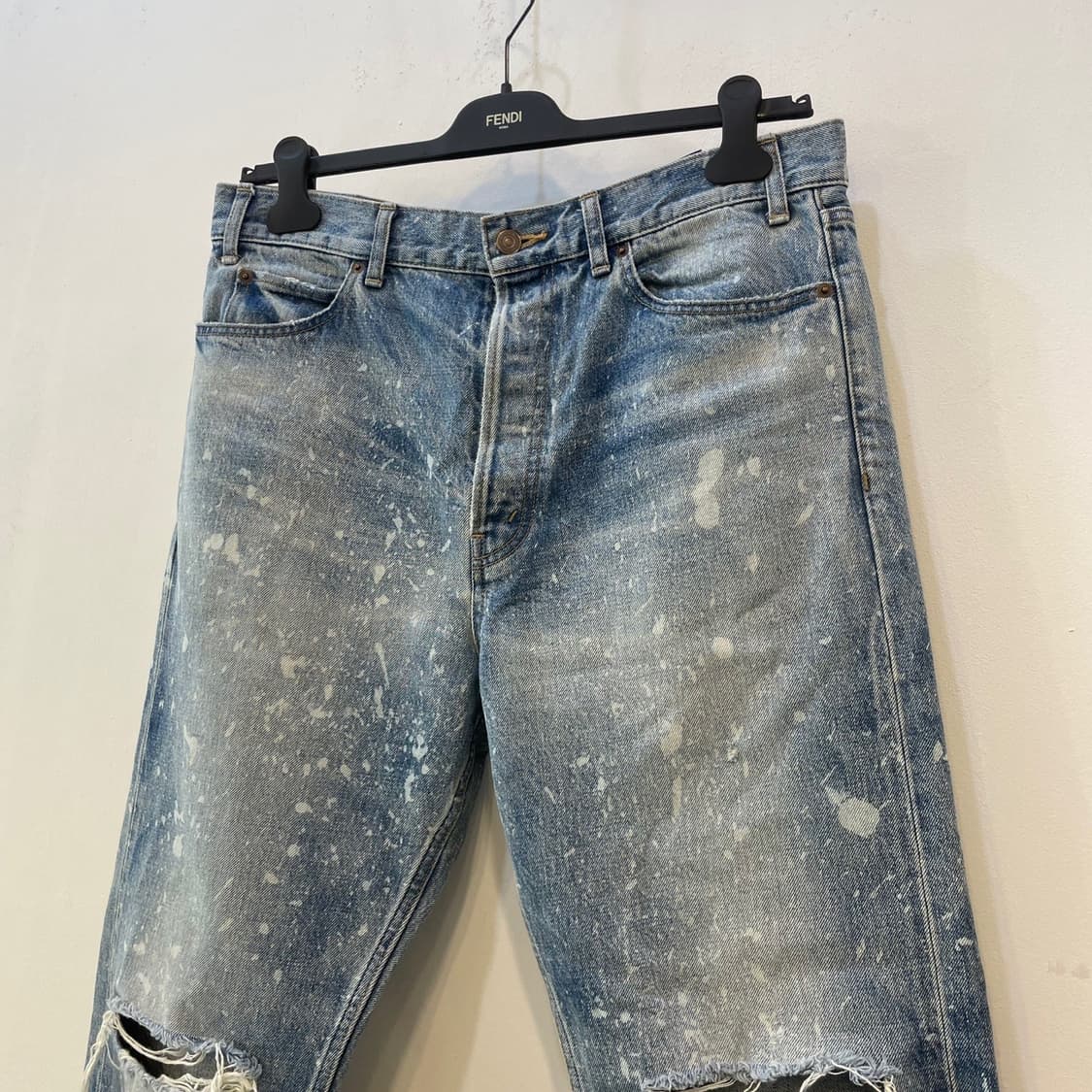 셀린느 21fw 컷디스트레시드 블리치드 진 상품이미지3