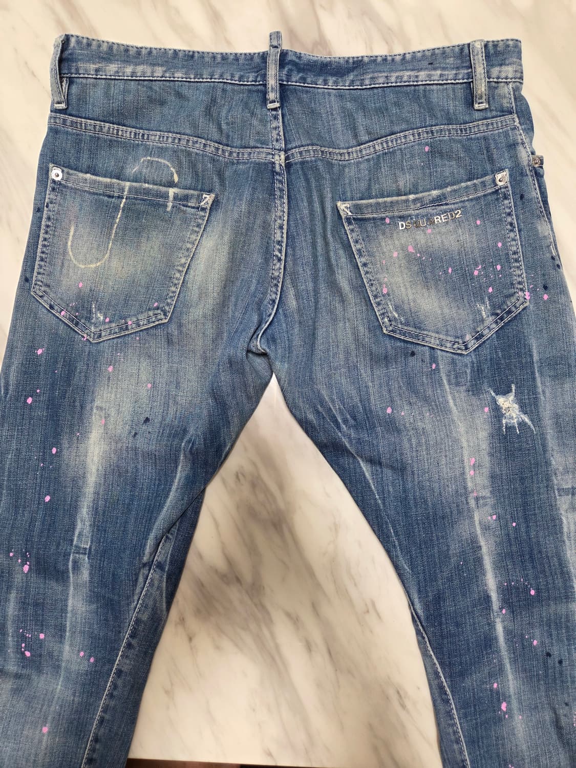 디스퀘어드 핑크페인트 메탈 패치 데님팬츠 상품이미지4