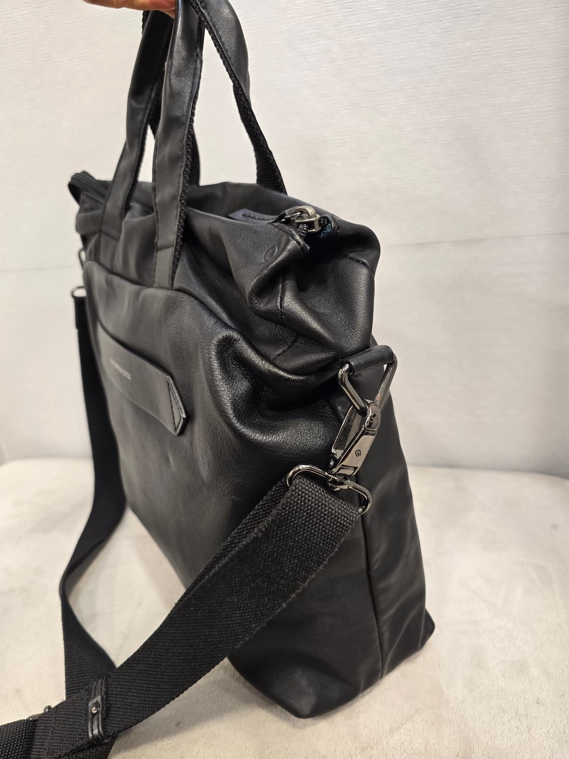 만다리나덕 블랙 가죽 서류가방 크로스백 토트백 상품이미지4