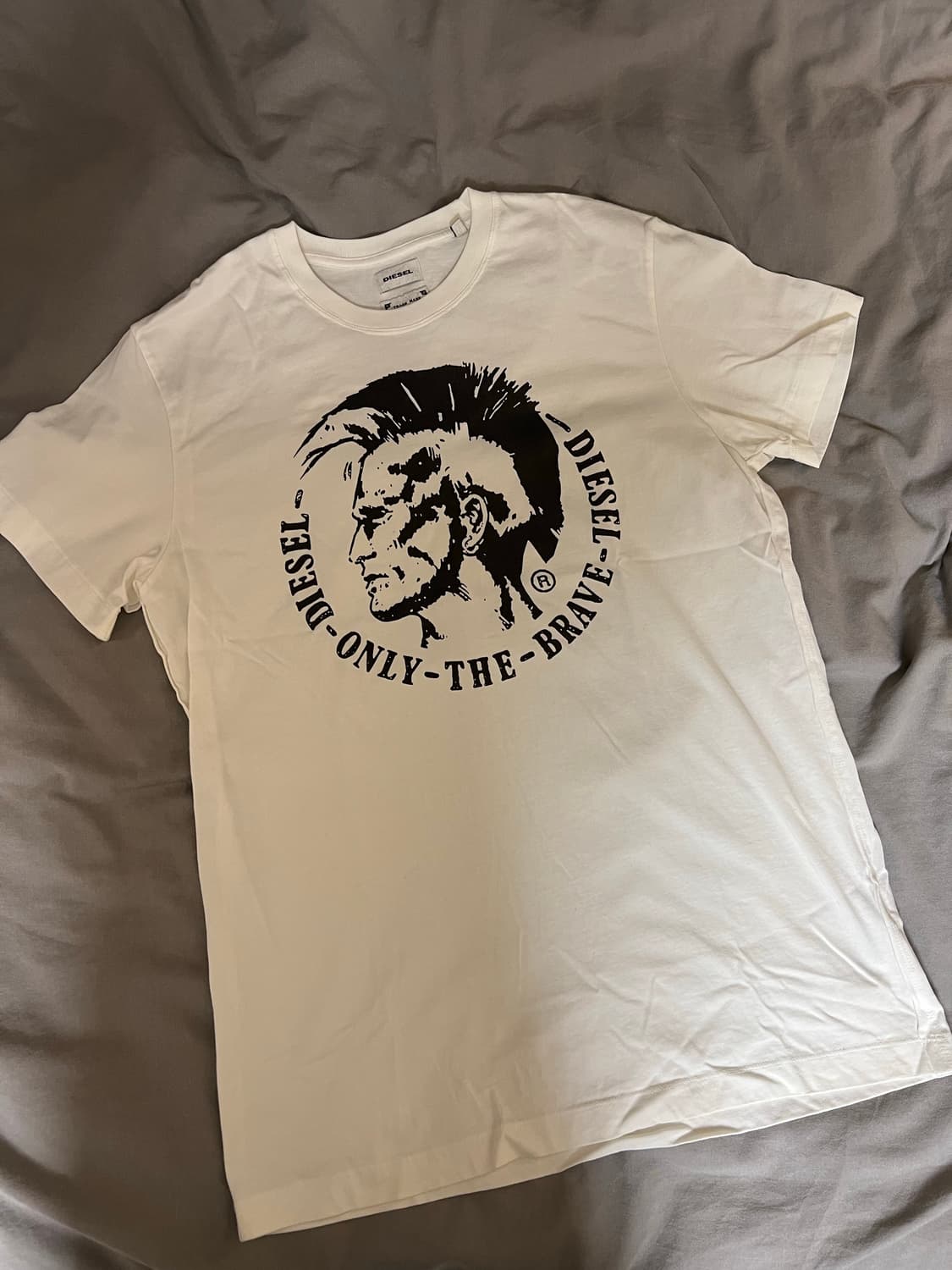 디젤 화이트 반팔티 L 새제품 상품이미지1