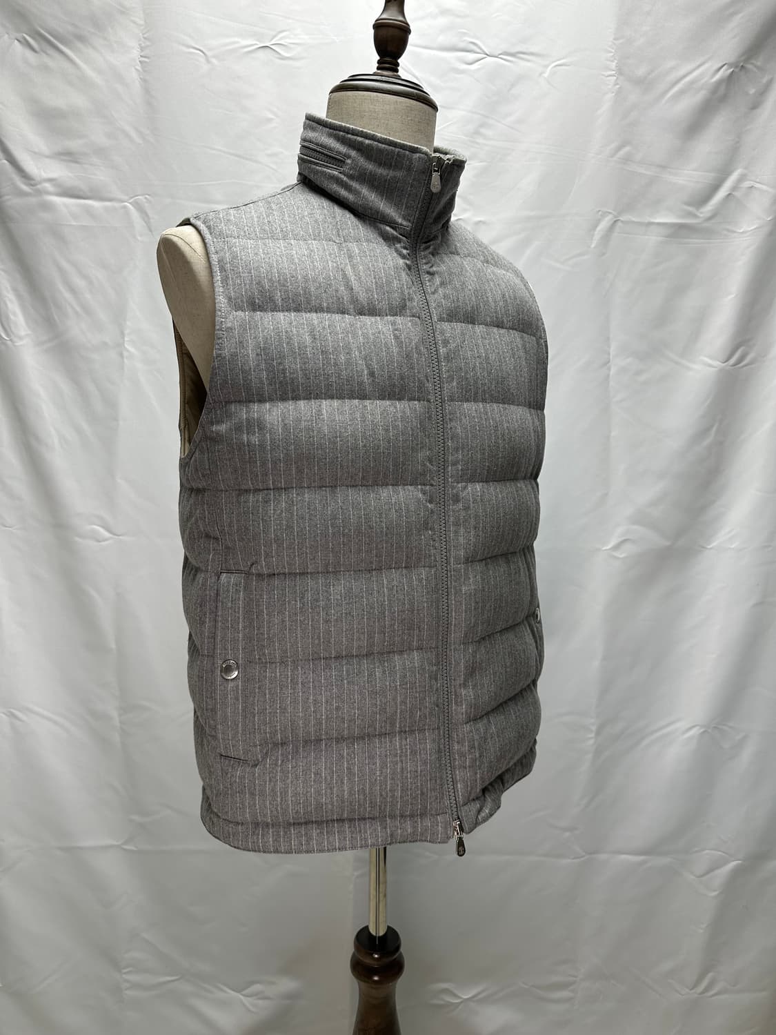 브루넬로쿠치넬리 울 구스다운 베스트 M(100) 민트급 판매 상품이미지4