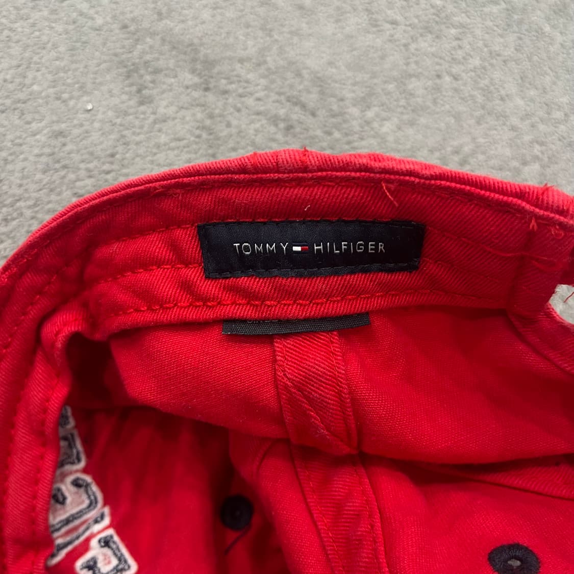 타미힐피거 레드 볼캡 상품이미지5