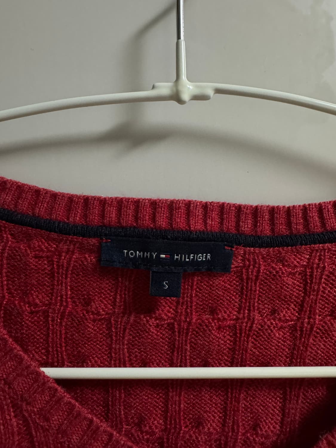 타미힐피거 빈티지 브이넥 니트 상품이미지2