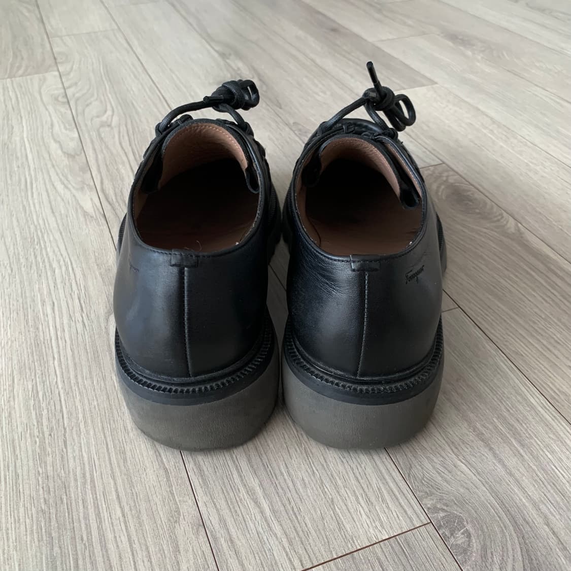 살바토레 페라가모 italo 티롤리안 레더 더비 슈즈 블랙 상품이미지5