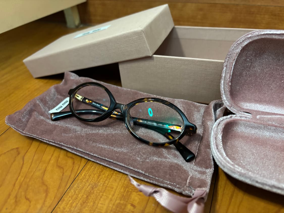 미우미우 리가드 안경테 (변색렌즈) 상품이미지2