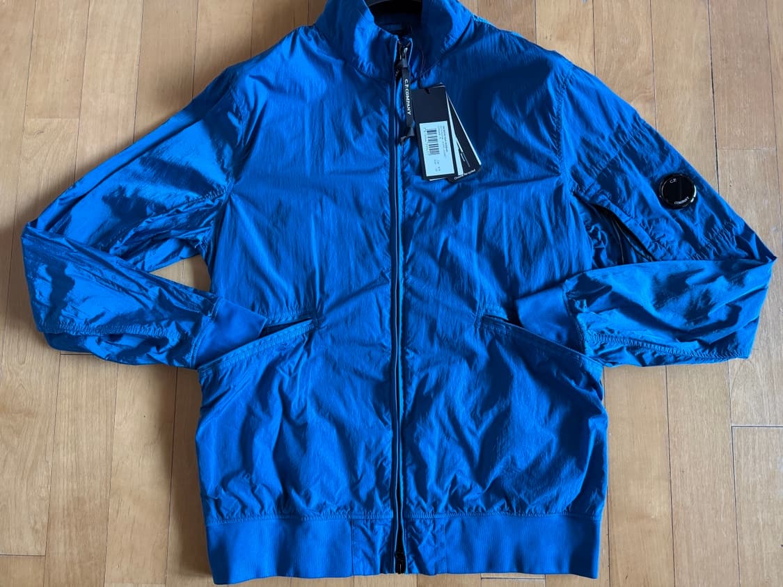 CP컴퍼니 크롬-R 렌즈 숏 봄버 자켓 상품이미지3